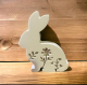 Hase mit Blümchenmuster
